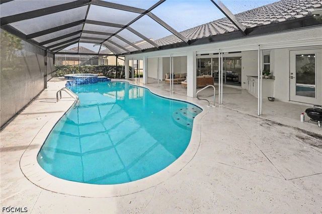 4618 Ashton CT, Naples, FL 34112