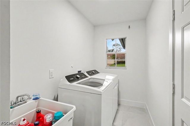 4618 Ashton CT, Naples, FL 34112