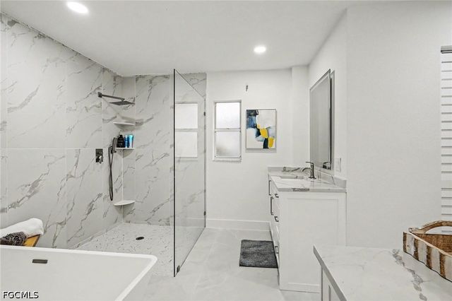 4618 Ashton CT, Naples, FL 34112