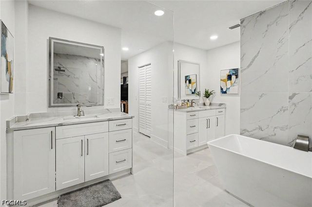 4618 Ashton CT, Naples, FL 34112