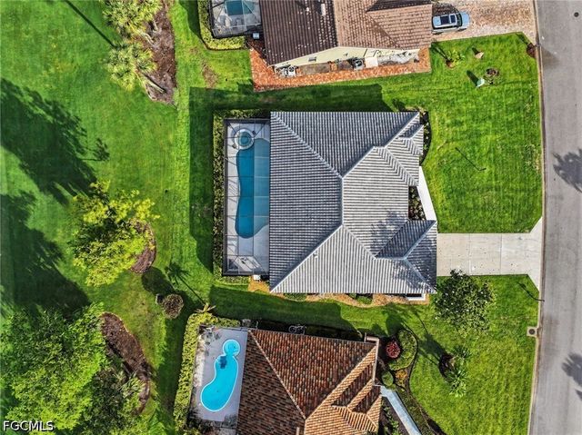 4618 Ashton CT, Naples, FL 34112