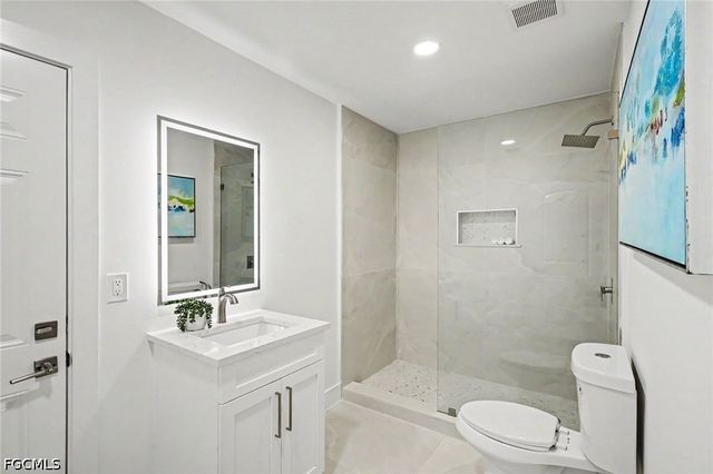 4618 Ashton CT, Naples, FL 34112