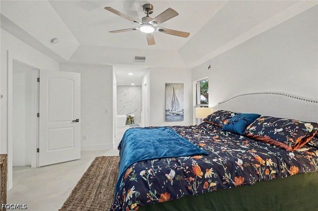 4618 Ashton CT, Naples, FL 34112
