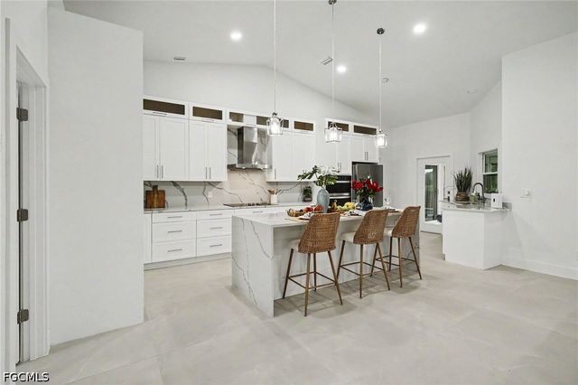 4618 Ashton CT, Naples, FL 34112