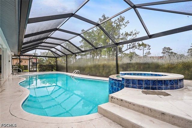 4618 Ashton CT, Naples, FL 34112