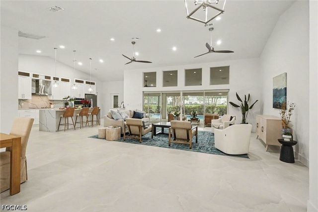 4618 Ashton CT, Naples, FL 34112