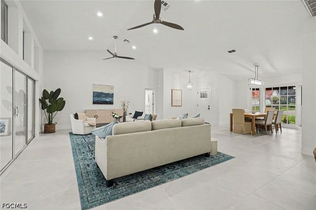 4618 Ashton CT, Naples, FL 34112