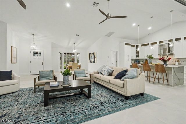 4618 Ashton CT, Naples, FL 34112