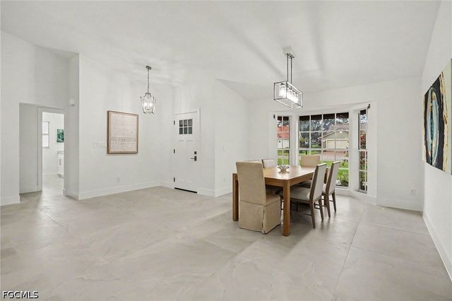 4618 Ashton CT, Naples, FL 34112