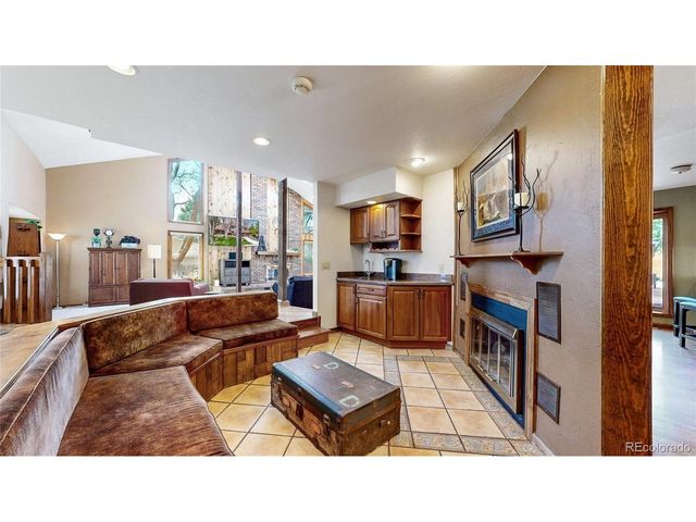 8277 S Yukon Way, Littleton, CO 80128