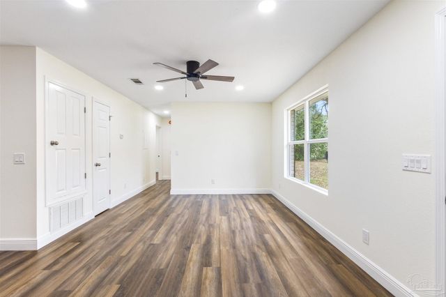 6027 Villenauve Ln, Pensacola, FL 32526