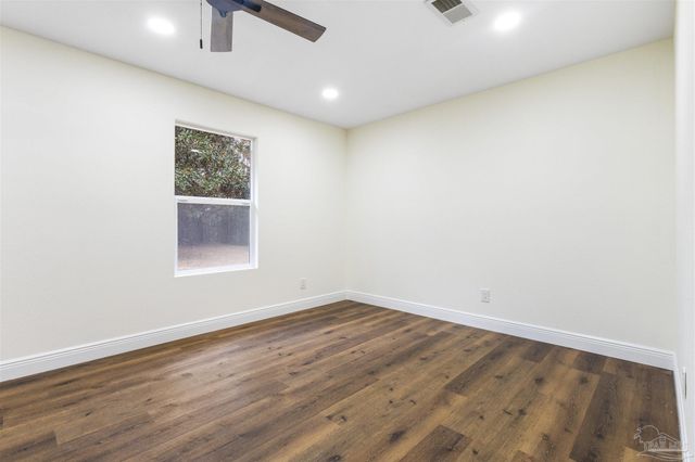 6027 Villenauve Ln, Pensacola, FL 32526