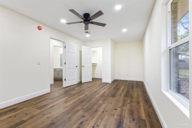 6027 Villenauve Ln, Pensacola, FL 32526