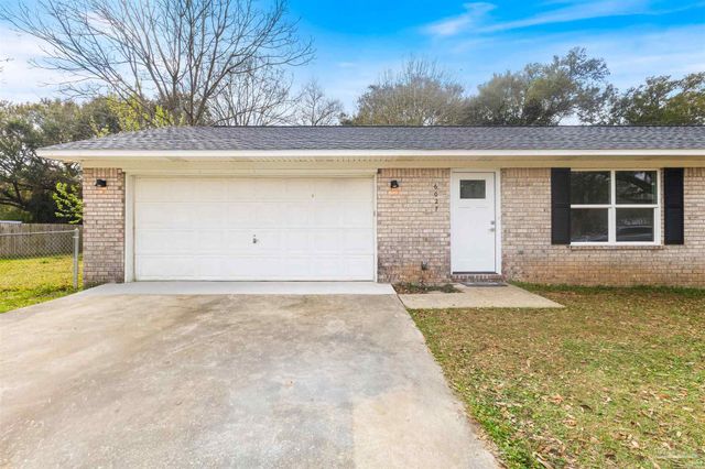 6027 Villenauve Ln, Pensacola, FL 32526