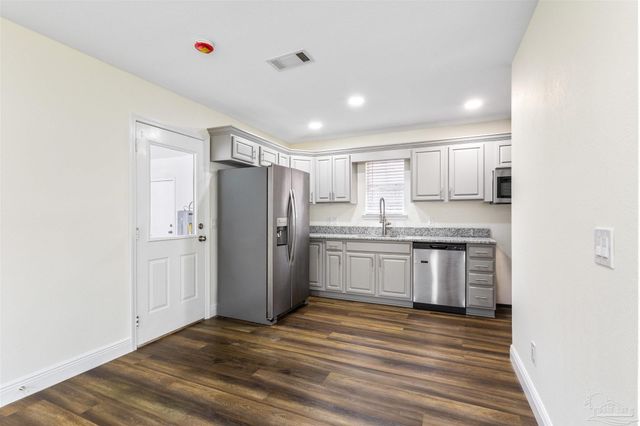 6027 Villenauve Ln, Pensacola, FL 32526