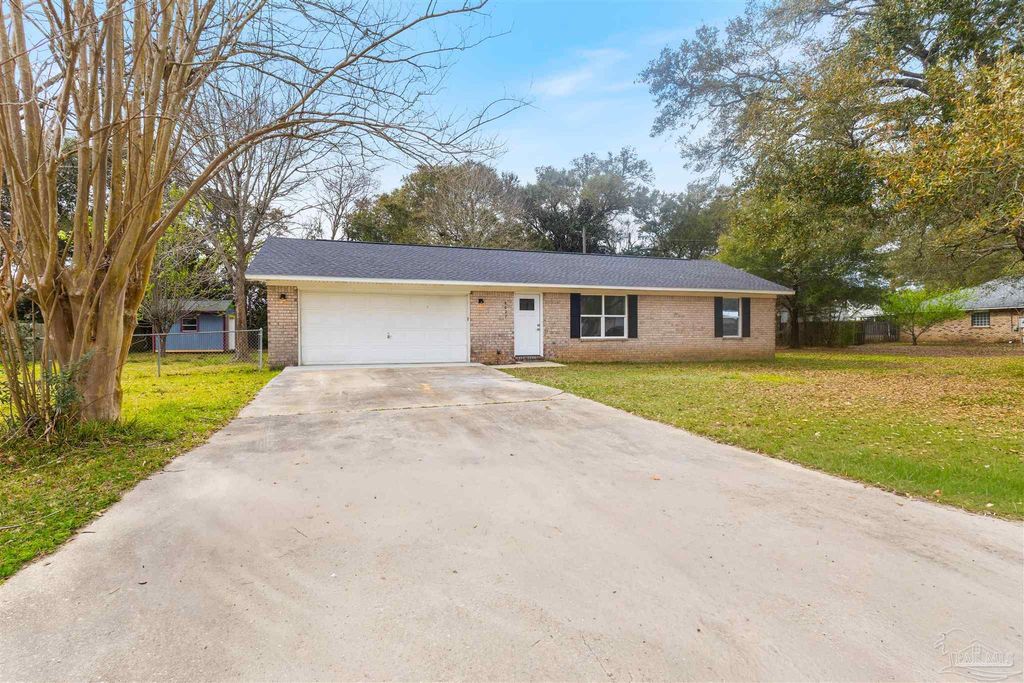 6027 Villenauve Ln, Pensacola, FL 32526