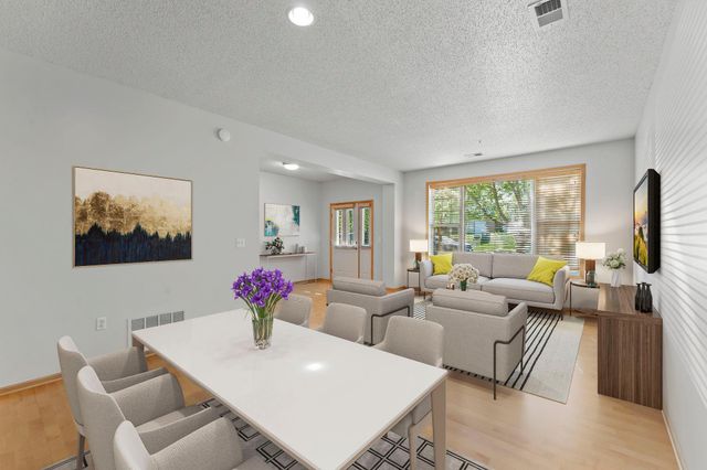 11159 Kinsley Street, Eden Prairie, MN 55344