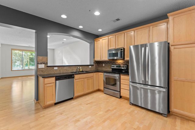 11159 Kinsley Street, Eden Prairie, MN 55344