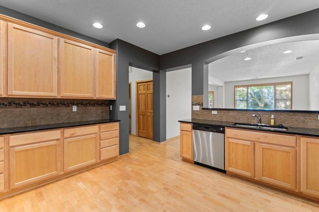 11159 Kinsley Street, Eden Prairie, MN 55344