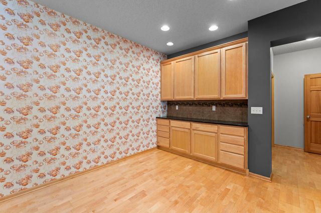 11159 Kinsley Street, Eden Prairie, MN 55344