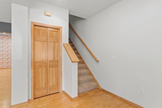 11159 Kinsley Street, Eden Prairie, MN 55344
