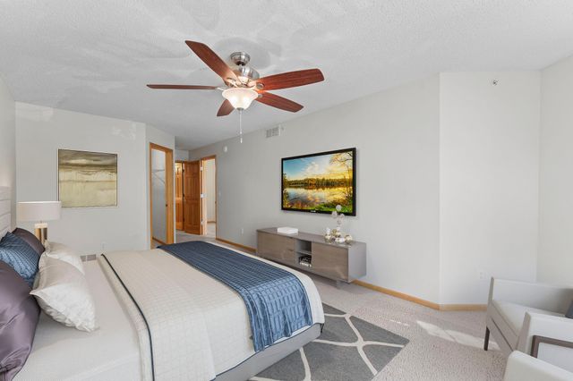 11159 Kinsley Street, Eden Prairie, MN 55344