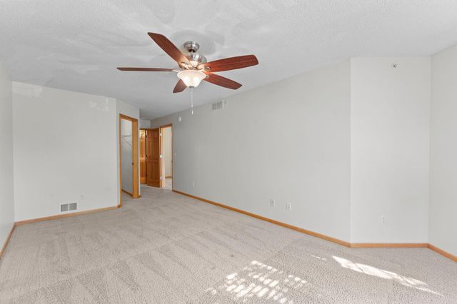 11159 Kinsley Street, Eden Prairie, MN 55344