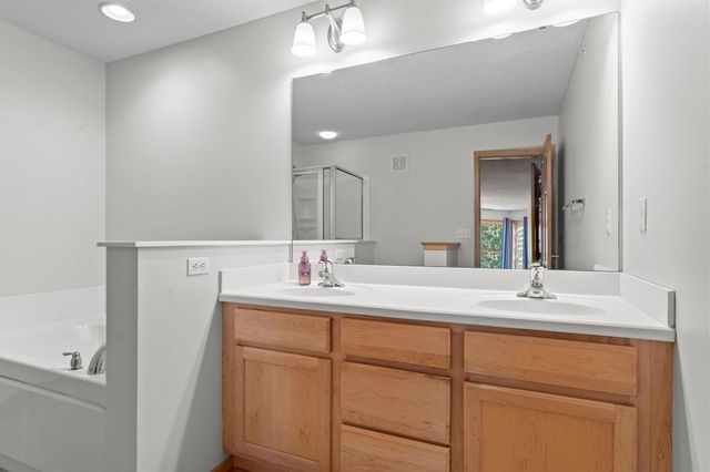 11159 Kinsley Street, Eden Prairie, MN 55344