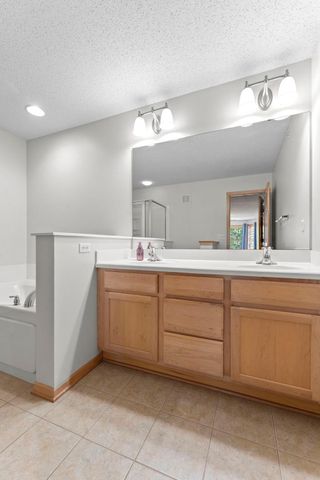11159 Kinsley Street, Eden Prairie, MN 55344