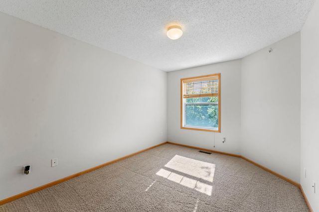 11159 Kinsley Street, Eden Prairie, MN 55344