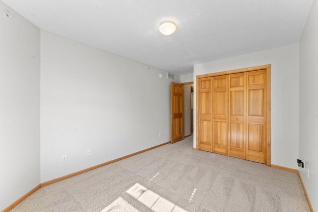 11159 Kinsley Street, Eden Prairie, MN 55344