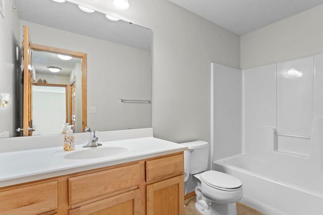 11159 Kinsley Street, Eden Prairie, MN 55344