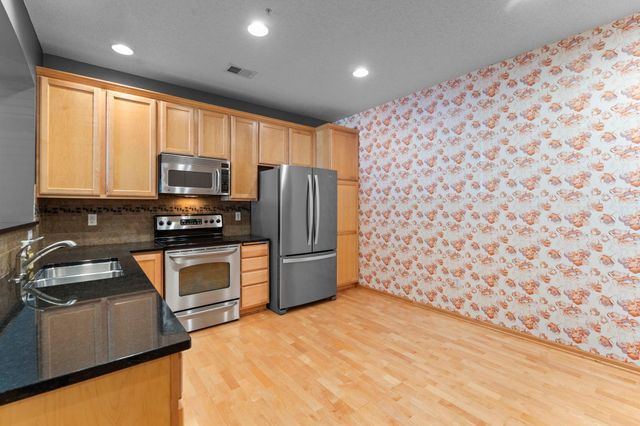 11159 Kinsley Street, Eden Prairie, MN 55344