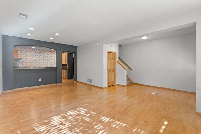 11159 Kinsley Street, Eden Prairie, MN 55344