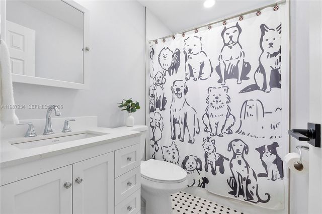 885 Camellia Ct, Plantation, FL 33317