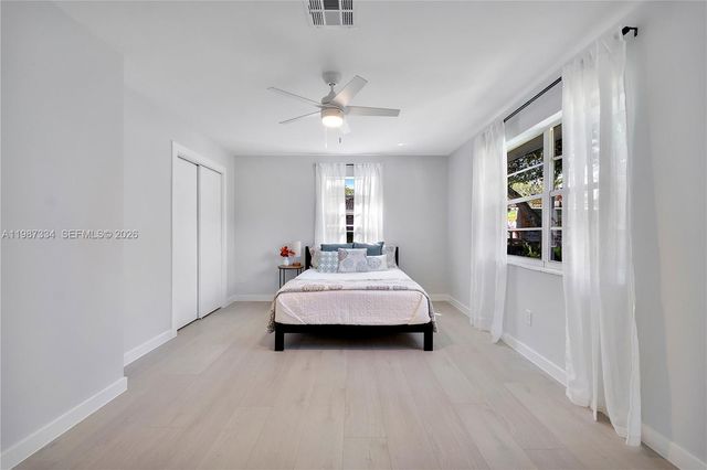 885 Camellia Ct, Plantation, FL 33317