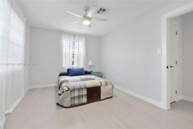 885 Camellia Ct, Plantation, FL 33317