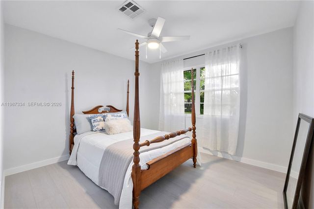 885 Camellia Ct, Plantation, FL 33317