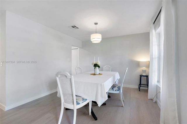 885 Camellia Ct, Plantation, FL 33317