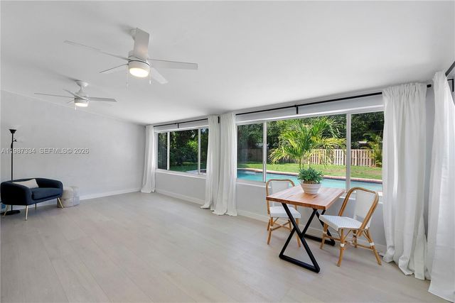 885 Camellia Ct, Plantation, FL 33317