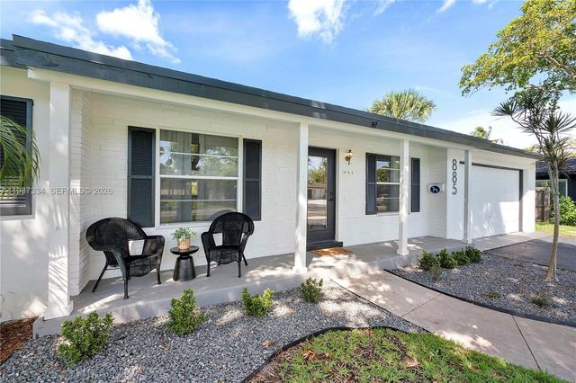885 Camellia Ct, Plantation, FL 33317