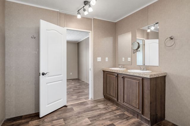 9021 Holmes Creek Rd, Smithville, TN 37166