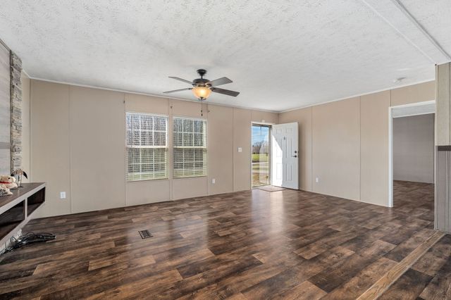 9021 Holmes Creek Rd, Smithville, TN 37166