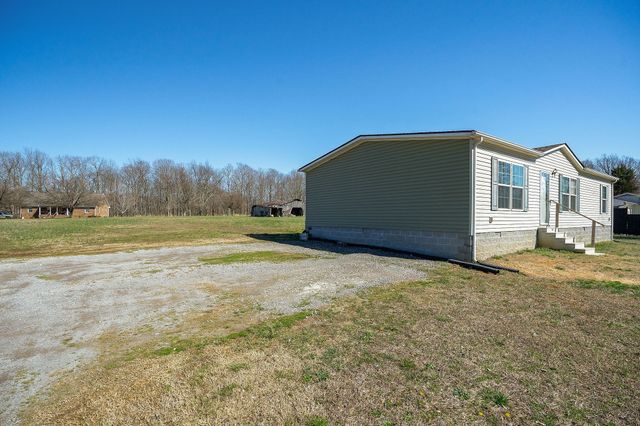 9021 Holmes Creek Rd, Smithville, TN 37166