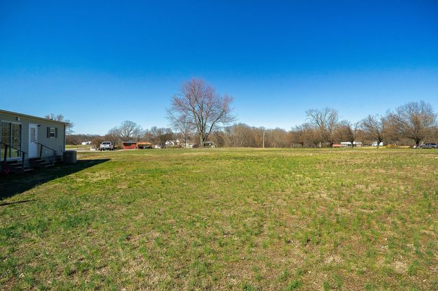 9021 Holmes Creek Rd, Smithville, TN 37166