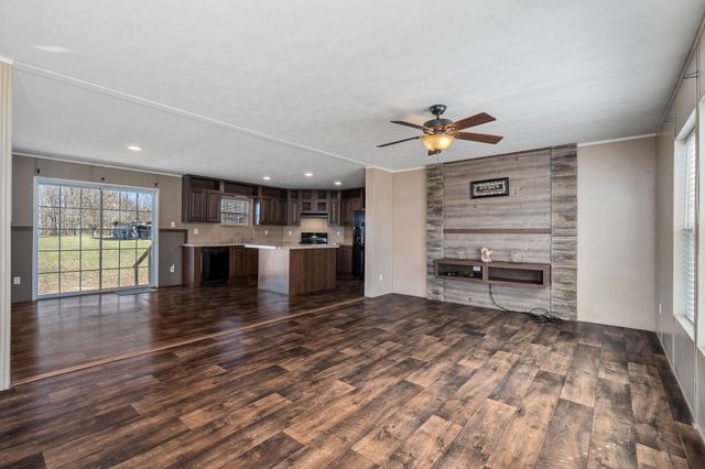 9021 Holmes Creek Rd, Smithville, TN 37166