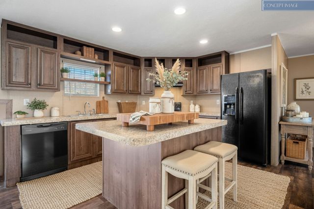 9021 Holmes Creek Rd, Smithville, TN 37166