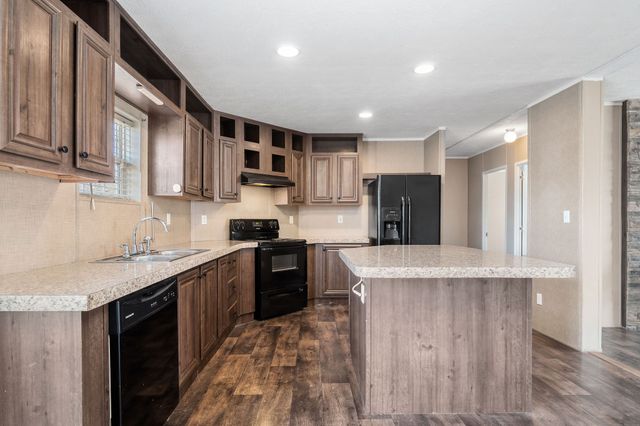 9021 Holmes Creek Rd, Smithville, TN 37166