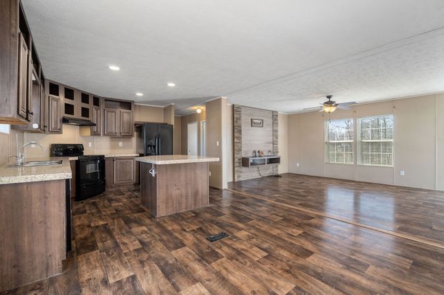 9021 Holmes Creek Rd, Smithville, TN 37166