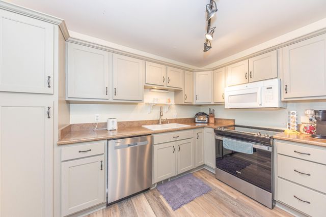 530 Liberty Pointe Drive 65, Ann Arbor, MI 48103